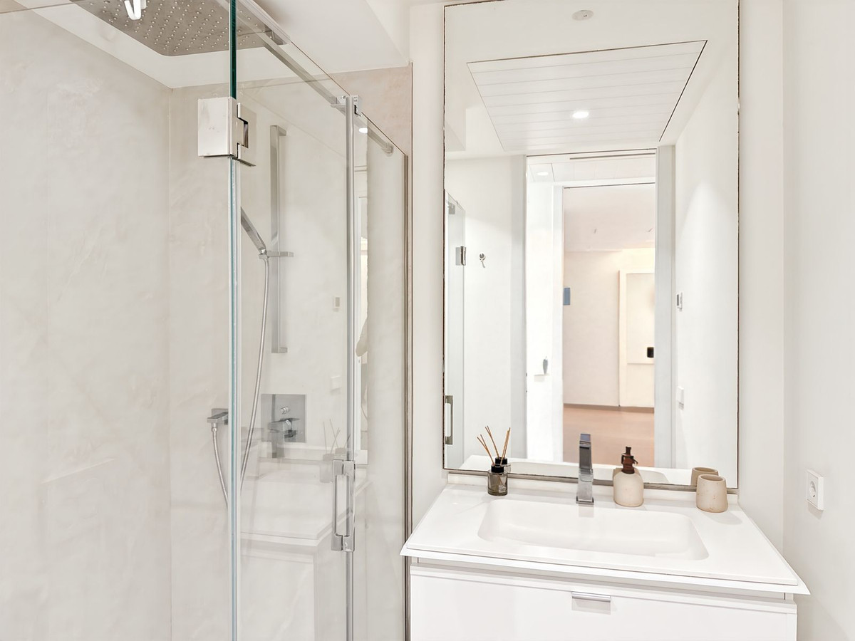 2 Bed Apartment for sale in Estepona Costa Del Sol, Málaga, Spain