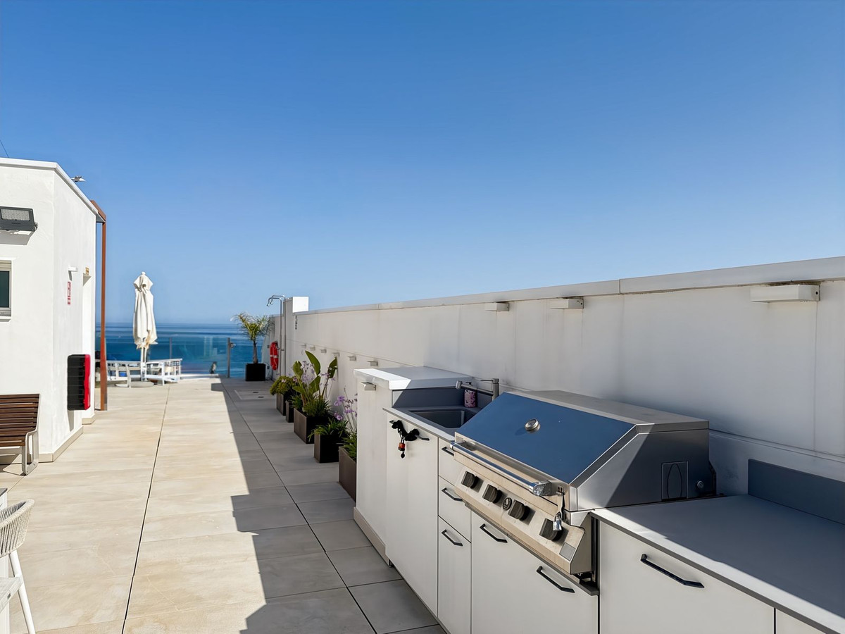 2 Bed Apartment for sale in Estepona Costa Del Sol, Málaga, Spain