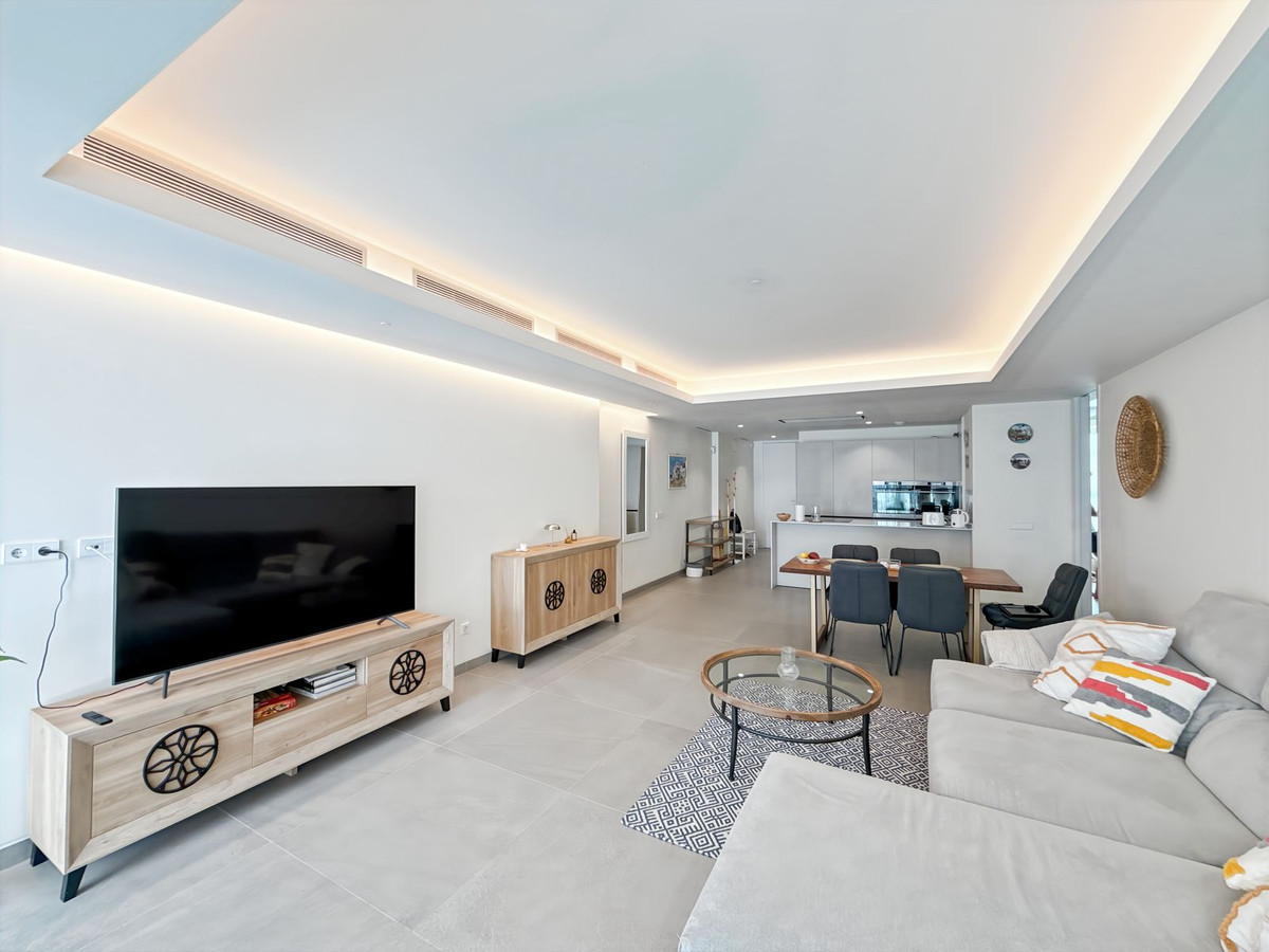 2 Bed Apartment for sale in Estepona Costa Del Sol, Málaga, Spain