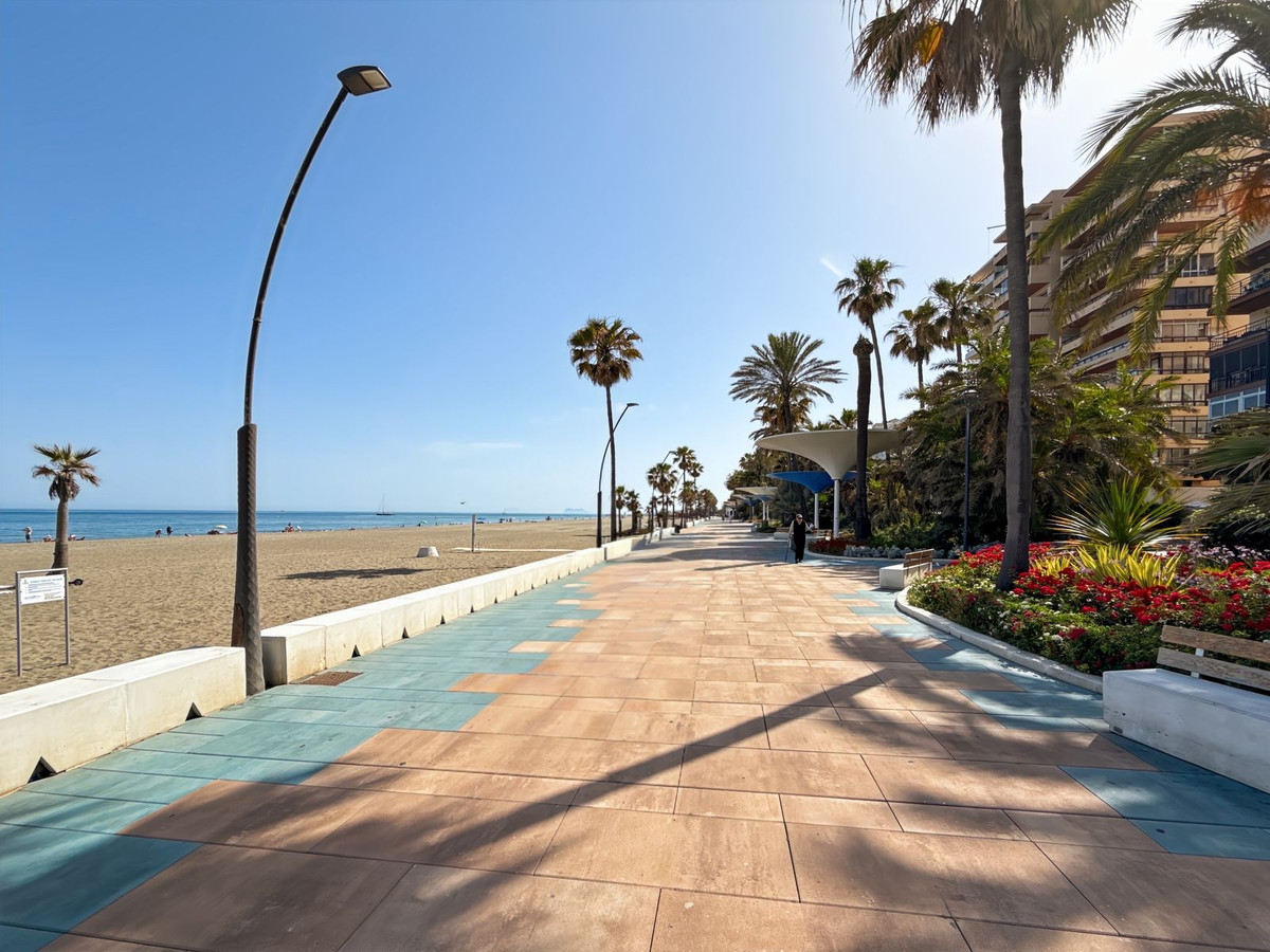 2 Bed Apartment for sale in Estepona Costa Del Sol, Málaga, Spain