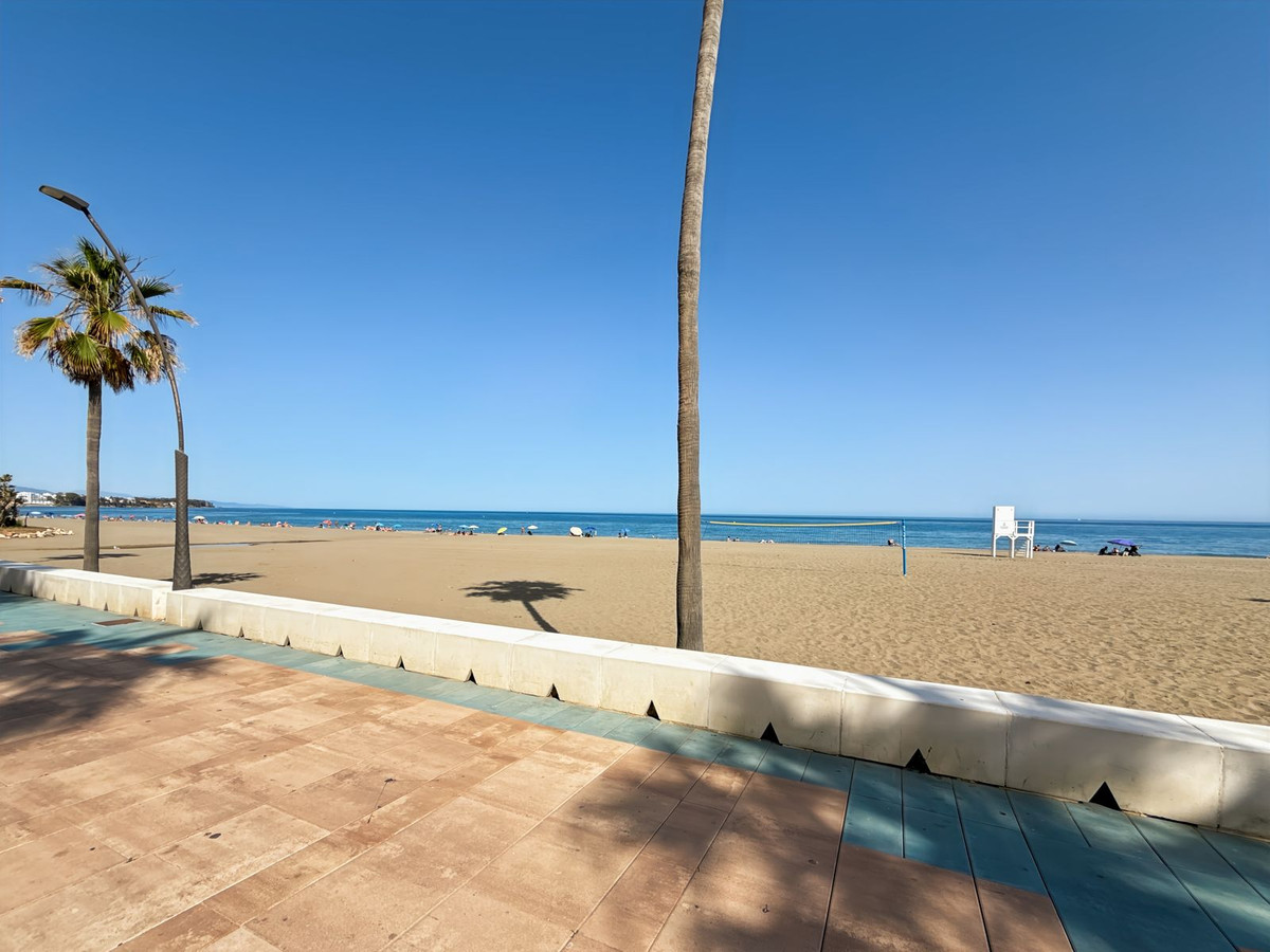 2 Bed Apartment for sale in Estepona Costa Del Sol, Málaga, Spain