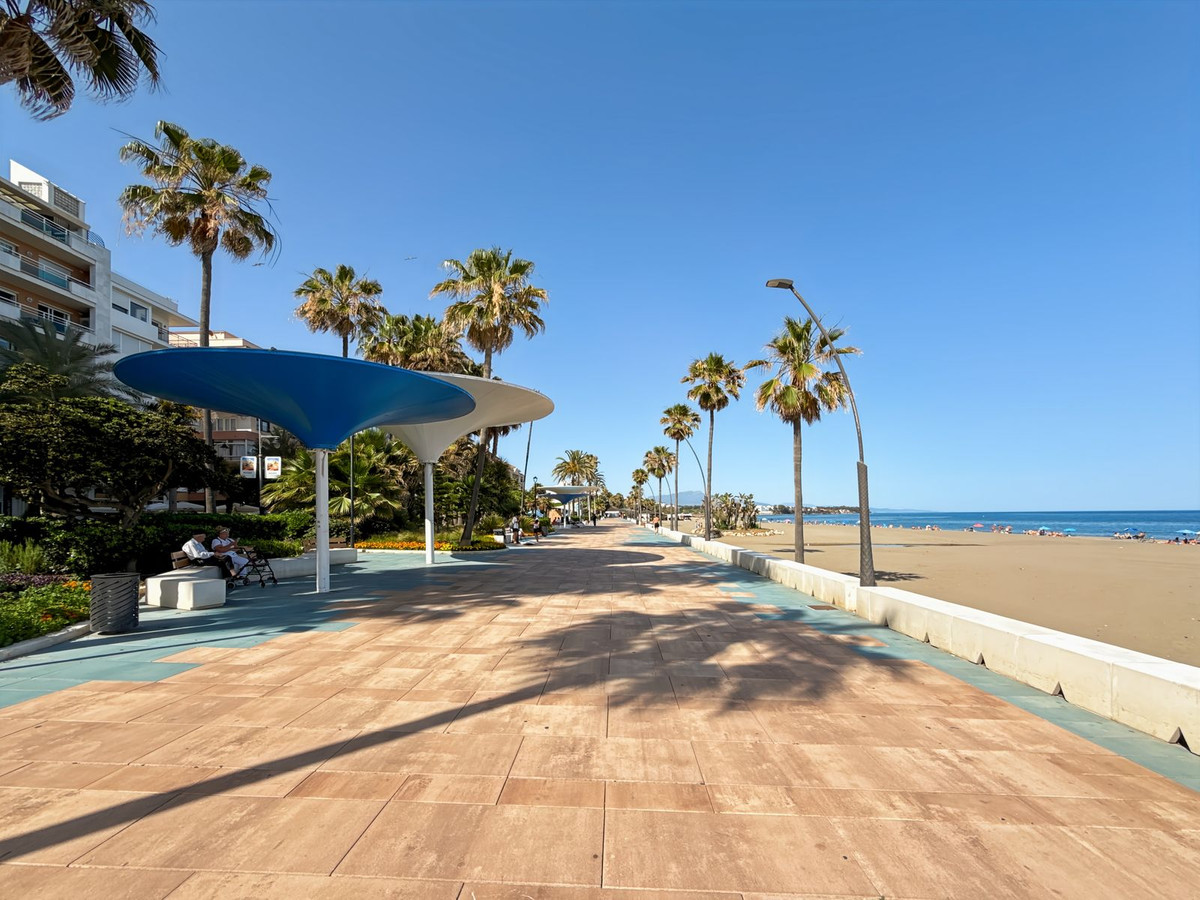 2 Bed Apartment for sale in Estepona Costa Del Sol, Málaga, Spain