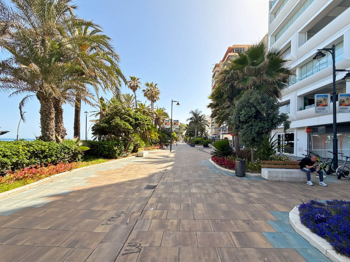 2 Bed Apartment for sale in Estepona Costa Del Sol, Málaga, Spain