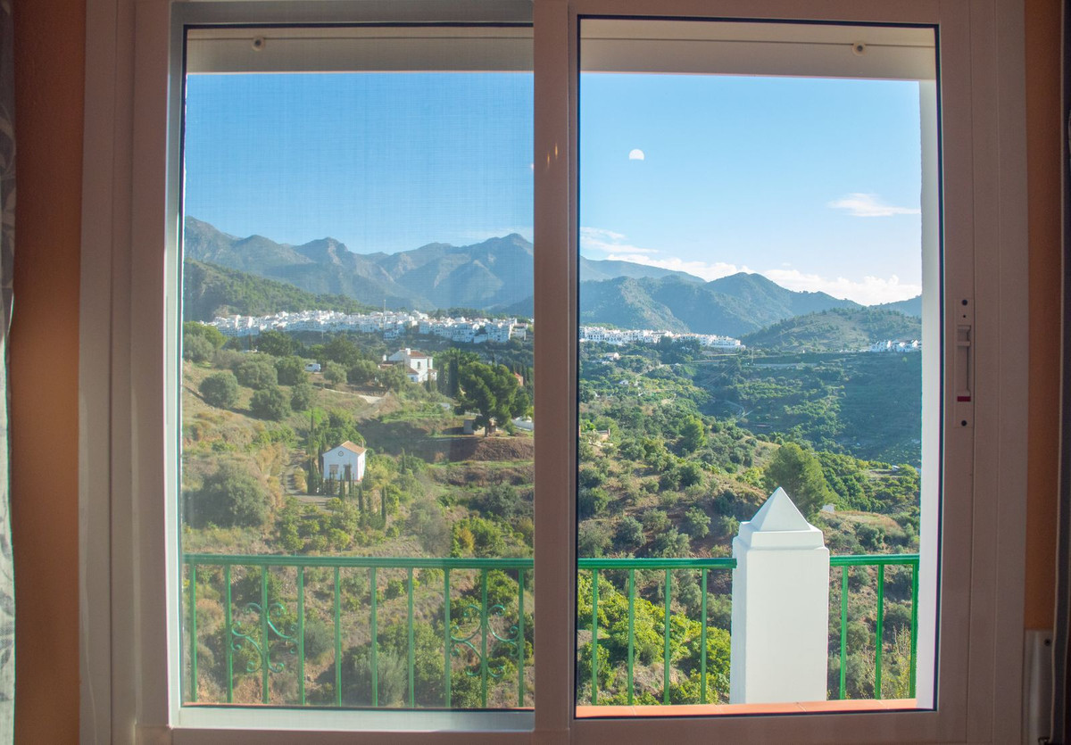 4 Bed Townhouse for sale in Frigiliana Costa Del Sol East, Málaga, Spain