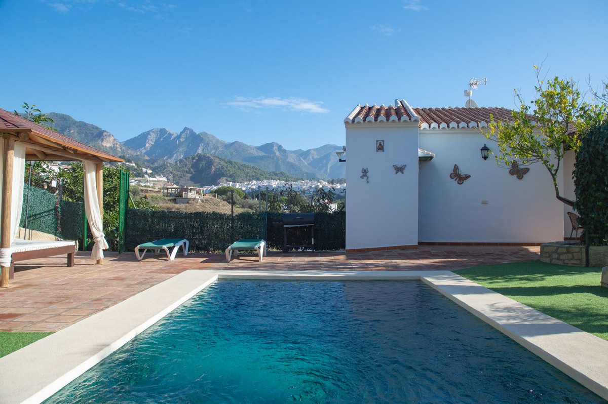 4 Bed Townhouse for sale in Frigiliana Costa Del Sol East, Málaga, Spain