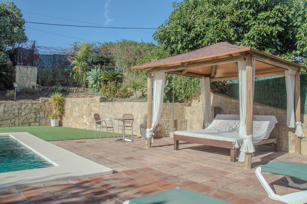 4 Bed Townhouse for sale in Frigiliana Costa Del Sol East, Málaga, Spain