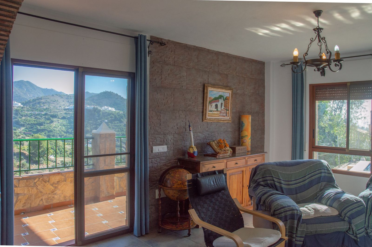 4 Bed Townhouse for sale in Frigiliana Costa Del Sol East, Málaga, Spain