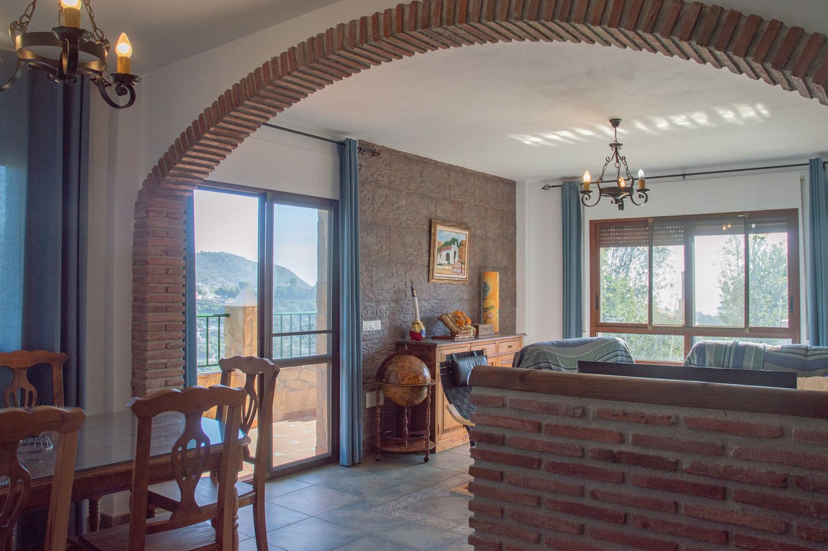 4 Bed Townhouse for sale in Frigiliana Costa Del Sol East, Málaga, Spain