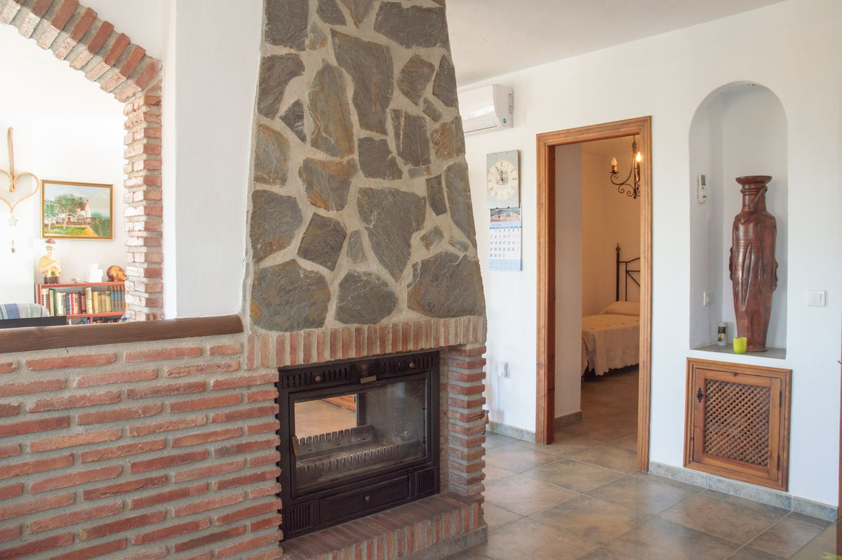 4 Bed Townhouse for sale in Frigiliana Costa Del Sol East, Málaga, Spain