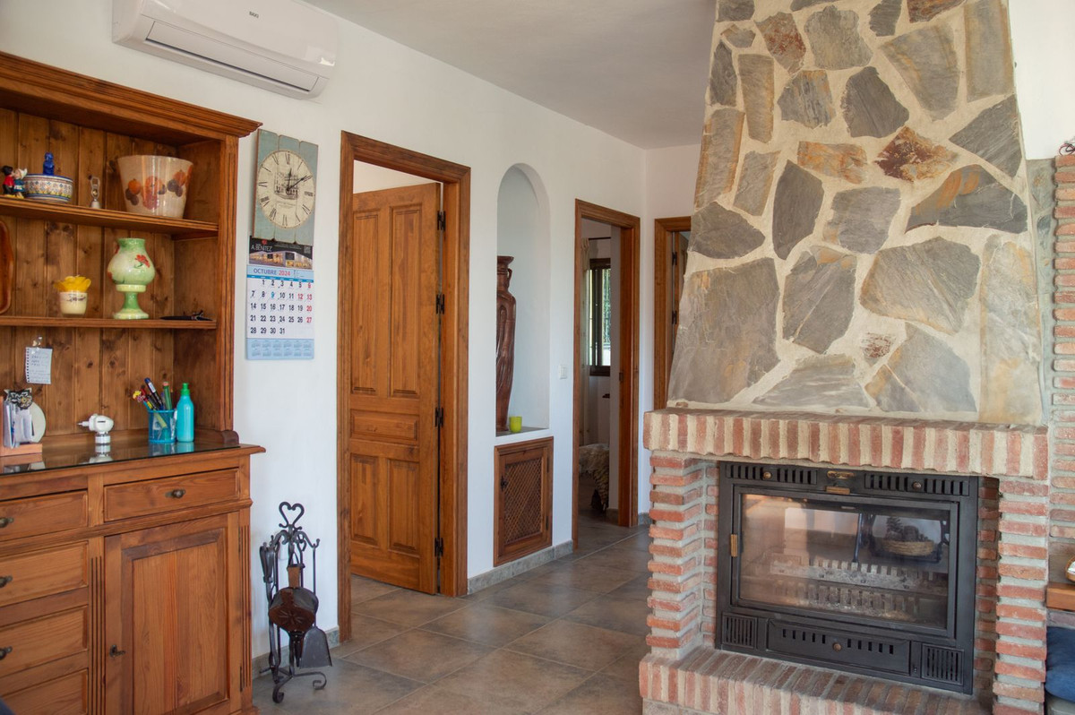 4 Bed Townhouse for sale in Frigiliana Costa Del Sol East, Málaga, Spain