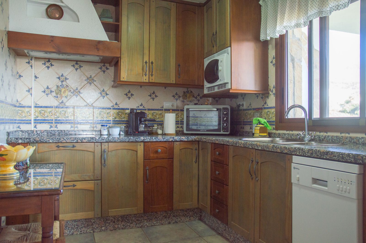 4 Bed Townhouse for sale in Frigiliana Costa Del Sol East, Málaga, Spain