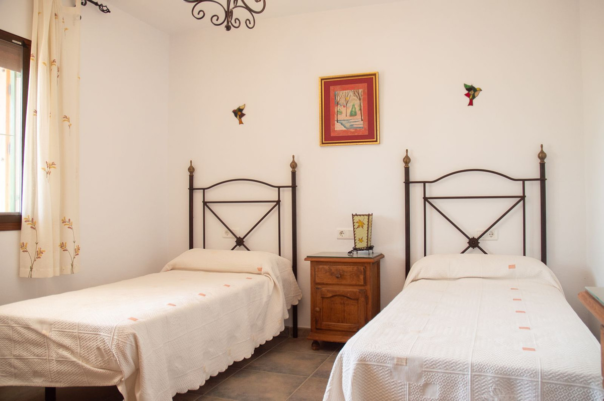 4 Bed Townhouse for sale in Frigiliana Costa Del Sol East, Málaga, Spain