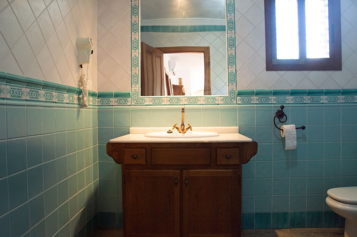 4 Bed Townhouse for sale in Frigiliana Costa Del Sol East, Málaga, Spain