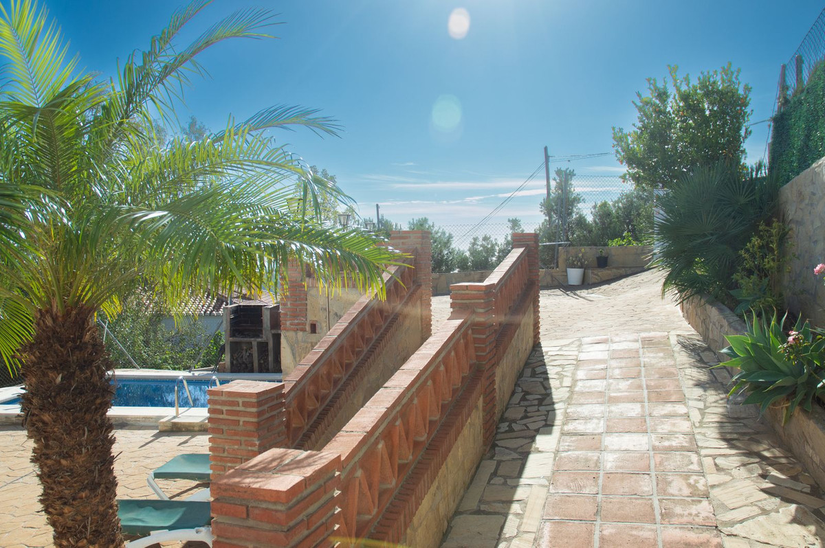4 Bed Townhouse for sale in Frigiliana Costa Del Sol East, Málaga, Spain