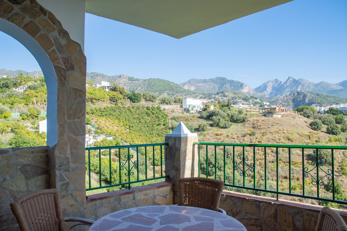 4 Bed Townhouse for sale in Frigiliana Costa Del Sol East, Málaga, Spain