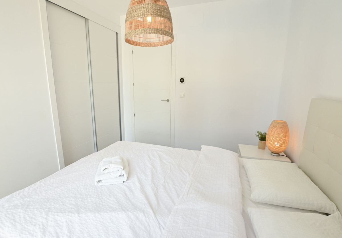 Se vende Apartamento Planta Media de 2 dormitorios en Costa Blanca, Alicante, España
