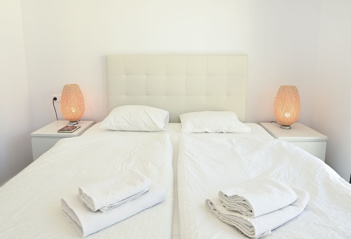 Se vende Apartamento Planta Media de 2 dormitorios en Costa Blanca, Alicante, España
