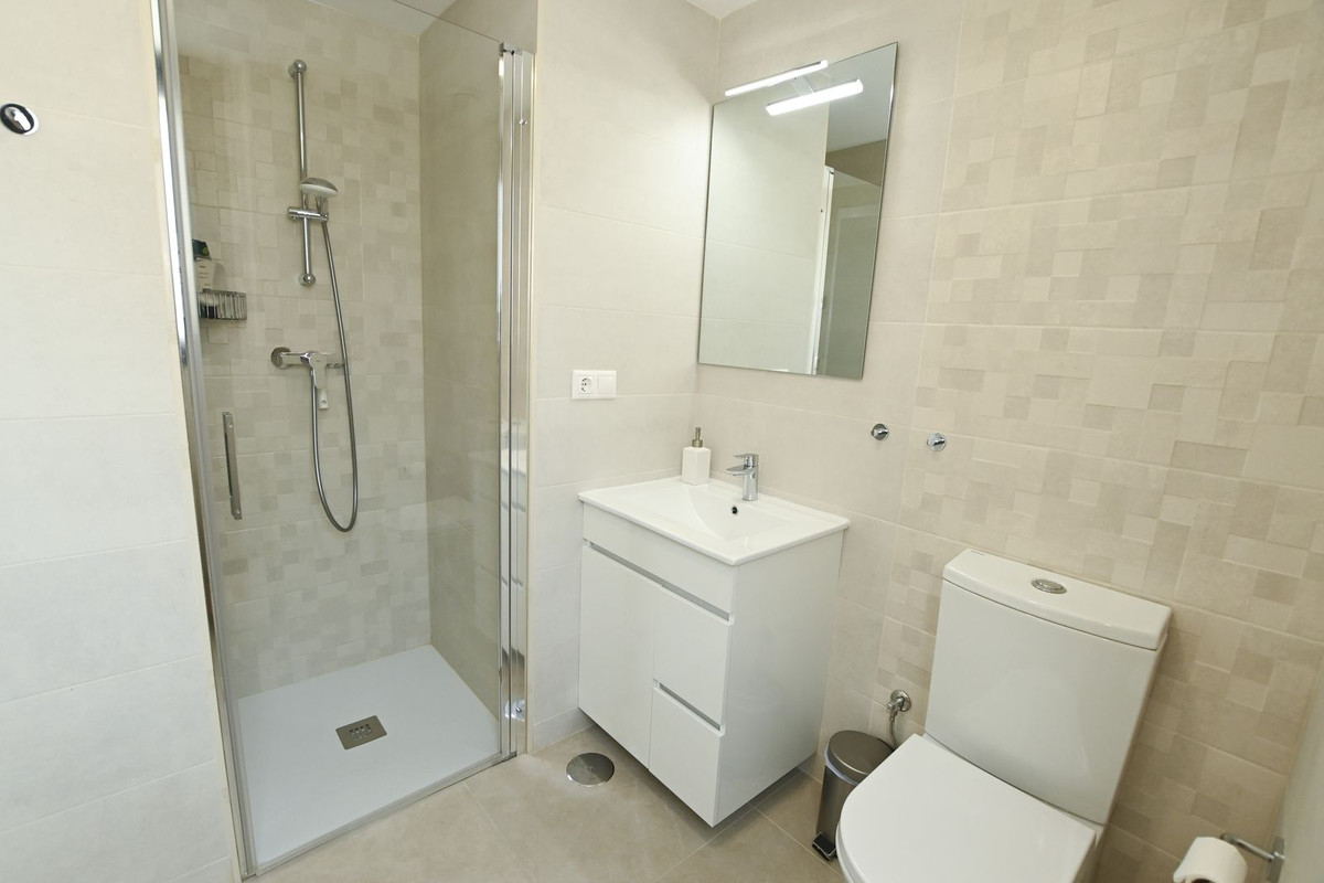 Se vende Apartamento Planta Media de 2 dormitorios en Costa Blanca, Alicante, España