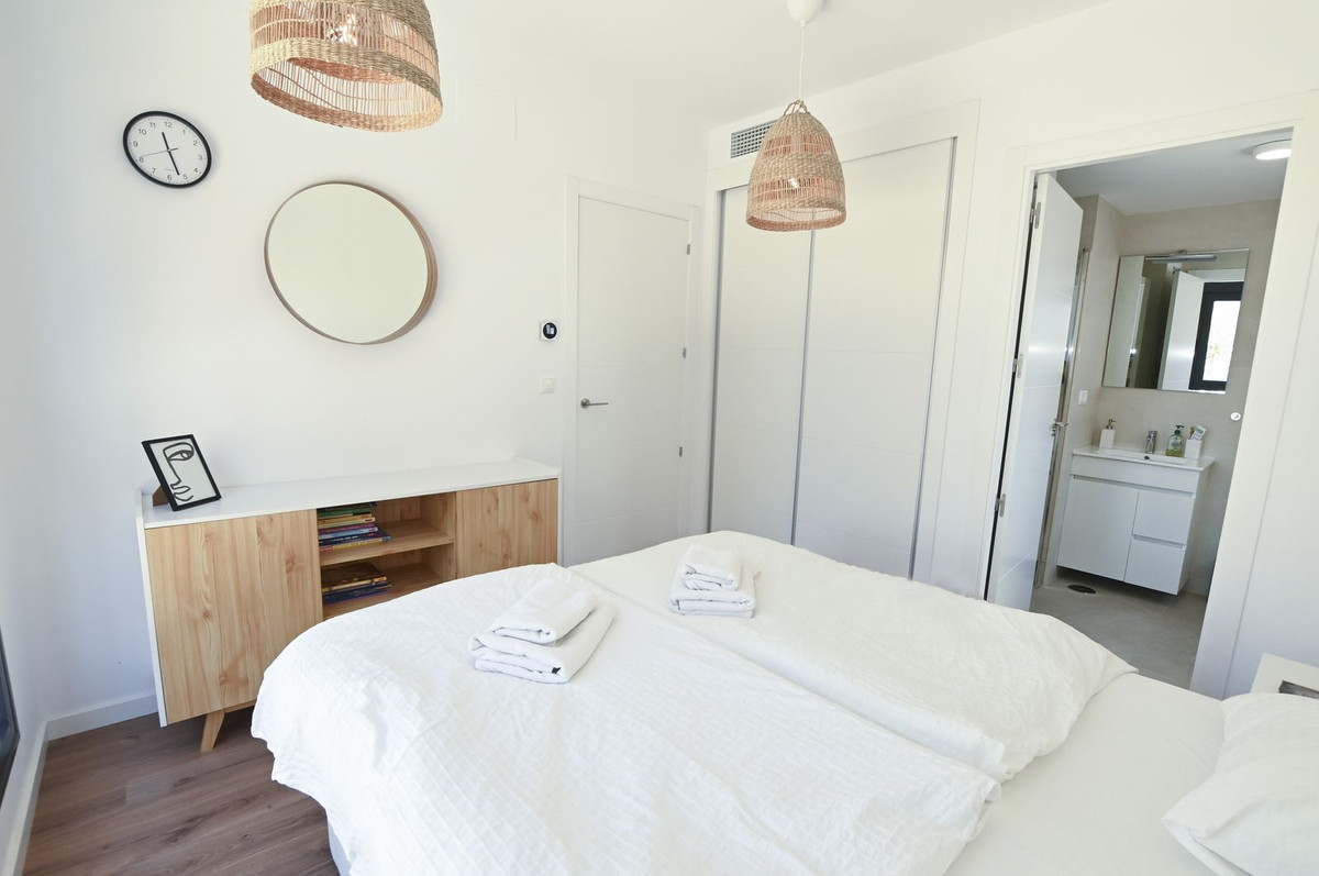 Se vende Apartamento Planta Media de 2 dormitorios en Costa Blanca, Alicante, España