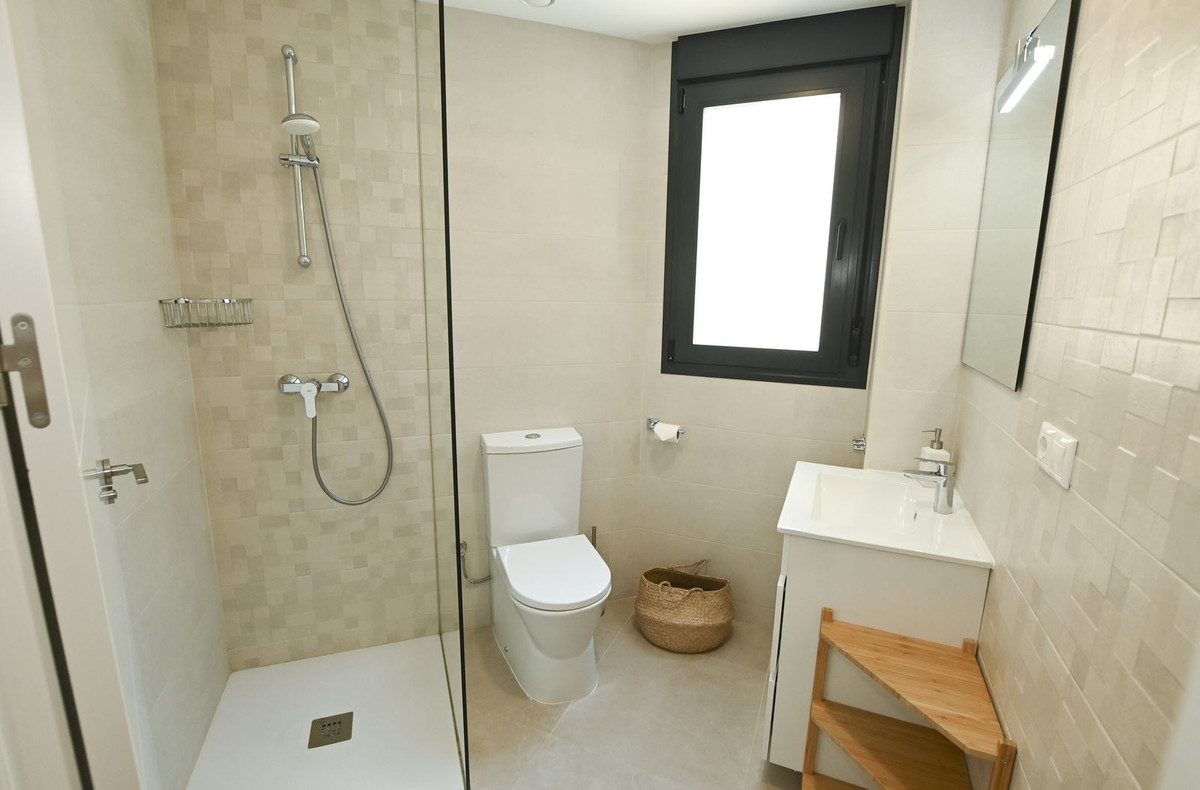 Se vende Apartamento Planta Media de 2 dormitorios en Costa Blanca, Alicante, España