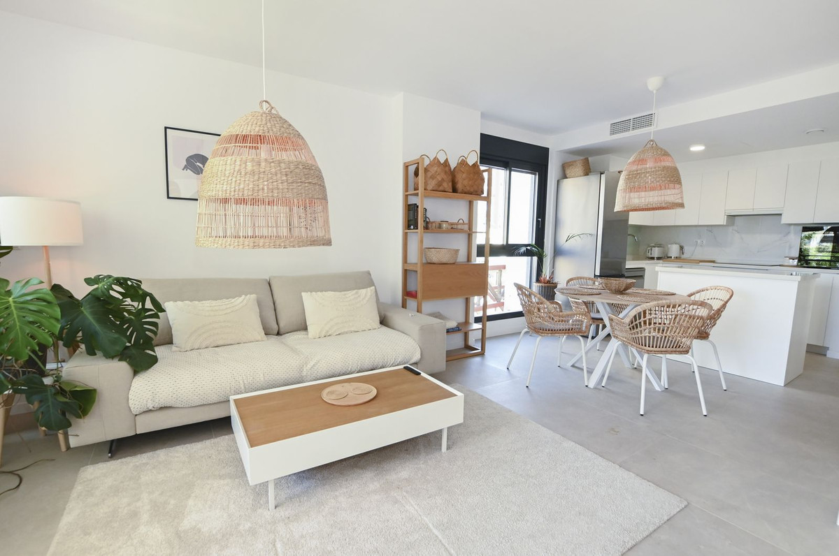 Se vende Apartamento Planta Media de 2 dormitorios en Costa Blanca, Alicante, España