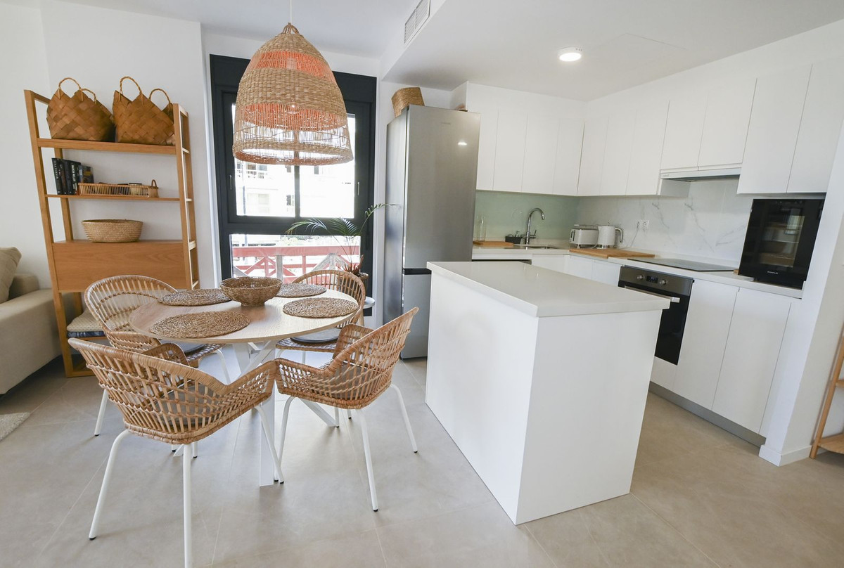 Se vende Apartamento Planta Media de 2 dormitorios en Costa Blanca, Alicante, España