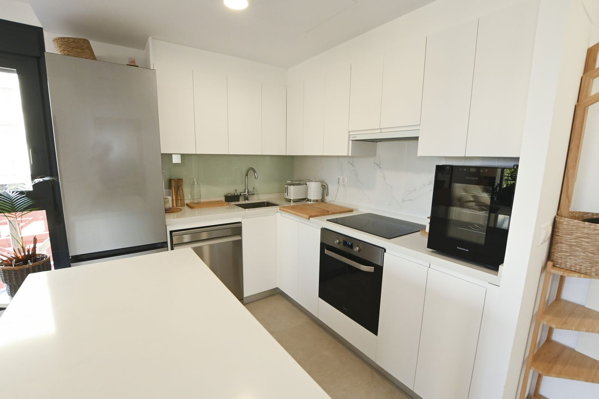 Se vende Apartamento Planta Media de 2 dormitorios en Costa Blanca, Alicante, España