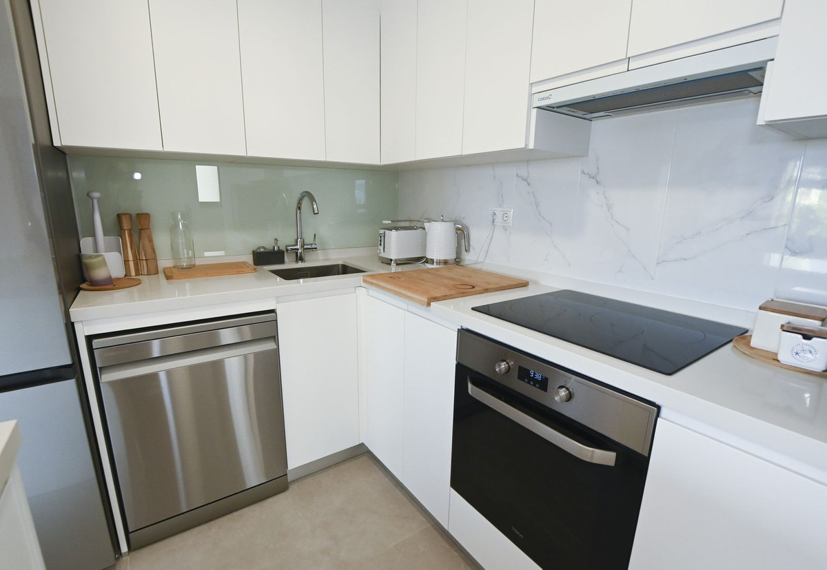 Se vende Apartamento Planta Media de 2 dormitorios en Costa Blanca, Alicante, España