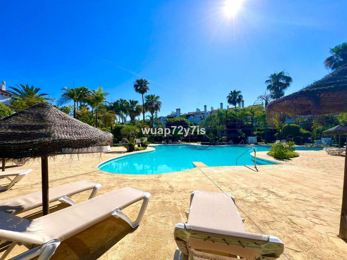 4 Bed Townhouse for sale in Estepona Costa Del Sol, Málaga, Spain