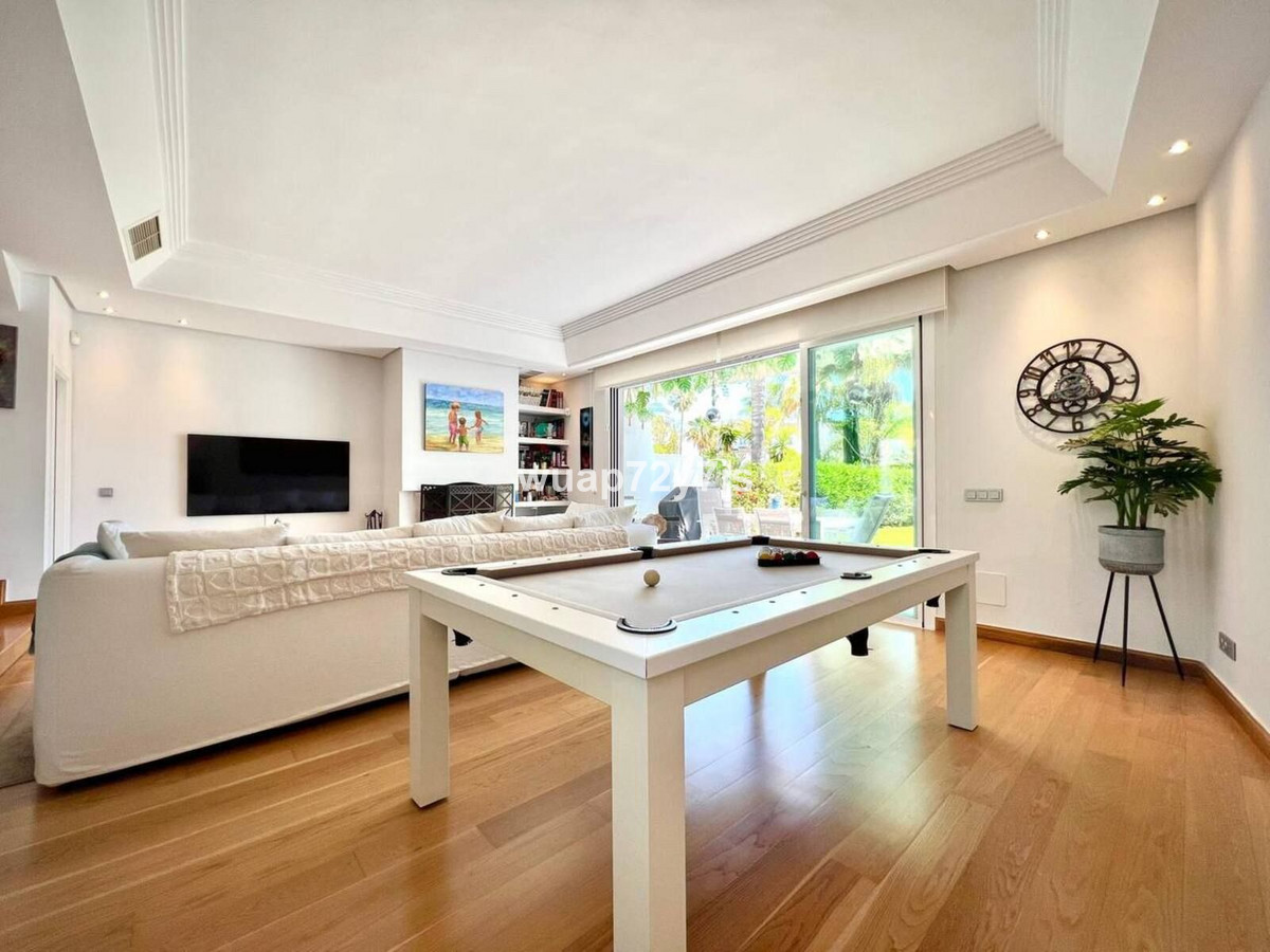 4 Bed Townhouse for sale in Estepona Costa Del Sol, Málaga, Spain
