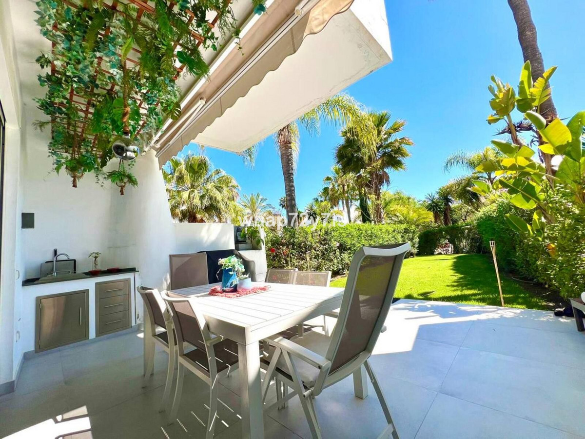 4 Bed Townhouse for sale in Estepona Costa Del Sol, Málaga, Spain