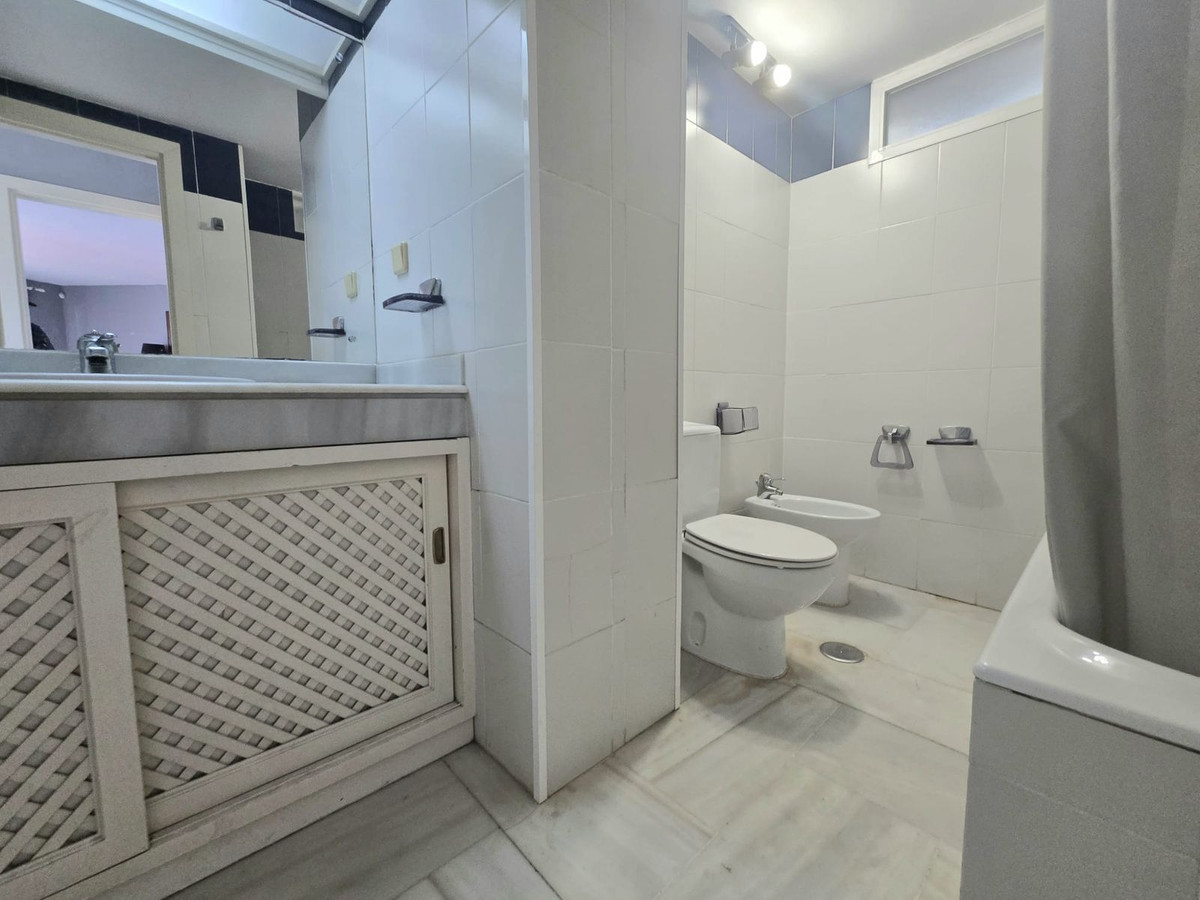 3 Bed Apartment for sale in Benalmadena Costa Costa Del Sol, Málaga, Spain