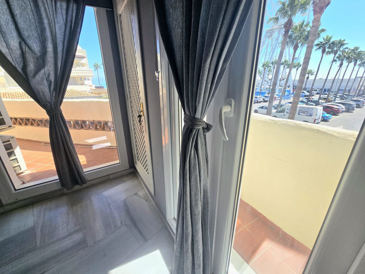3 Bed Apartment for sale in Benalmadena Costa Costa Del Sol, Málaga, Spain