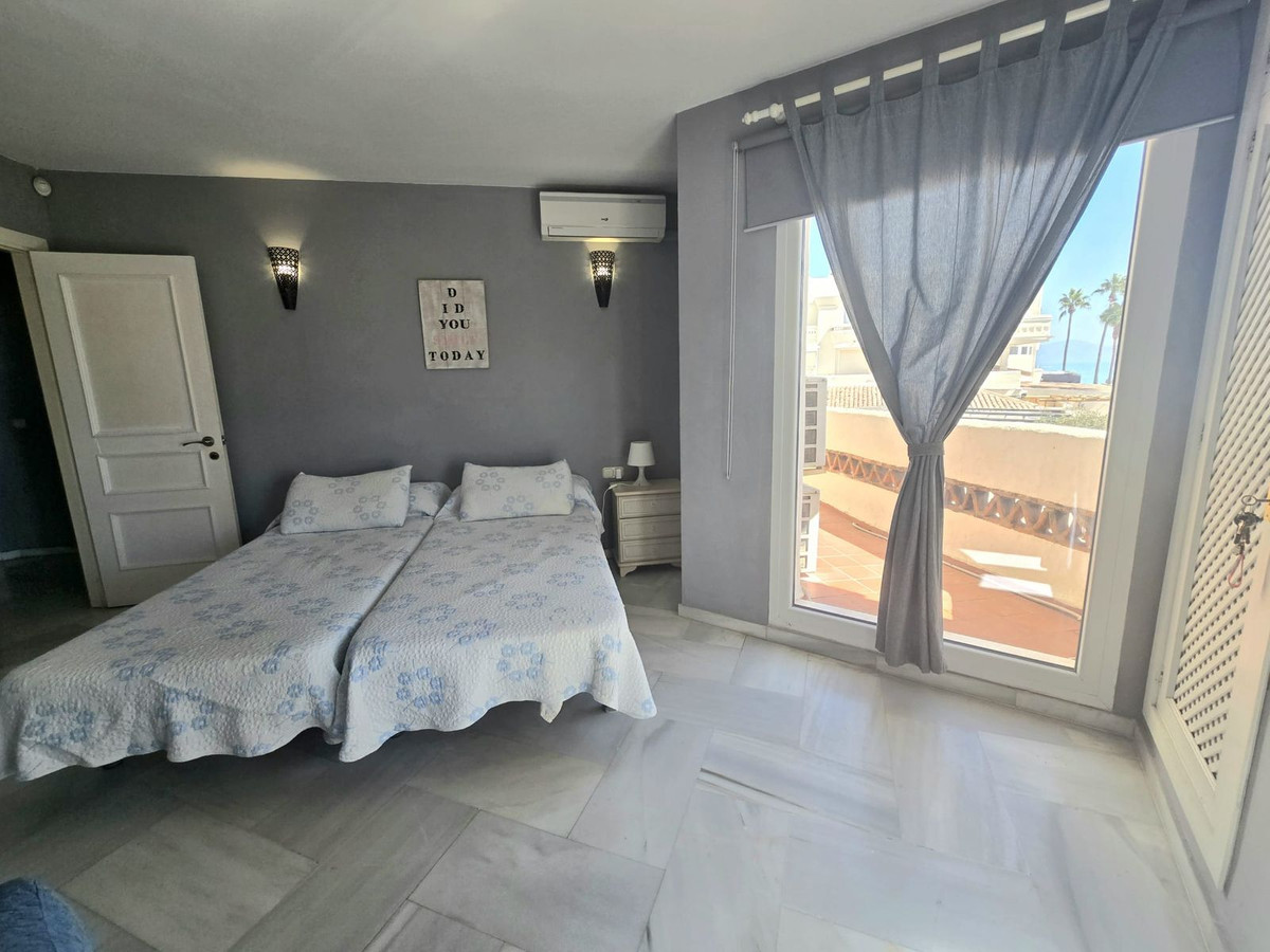 3 Bed Apartment for sale in Benalmadena Costa Costa Del Sol, Málaga, Spain
