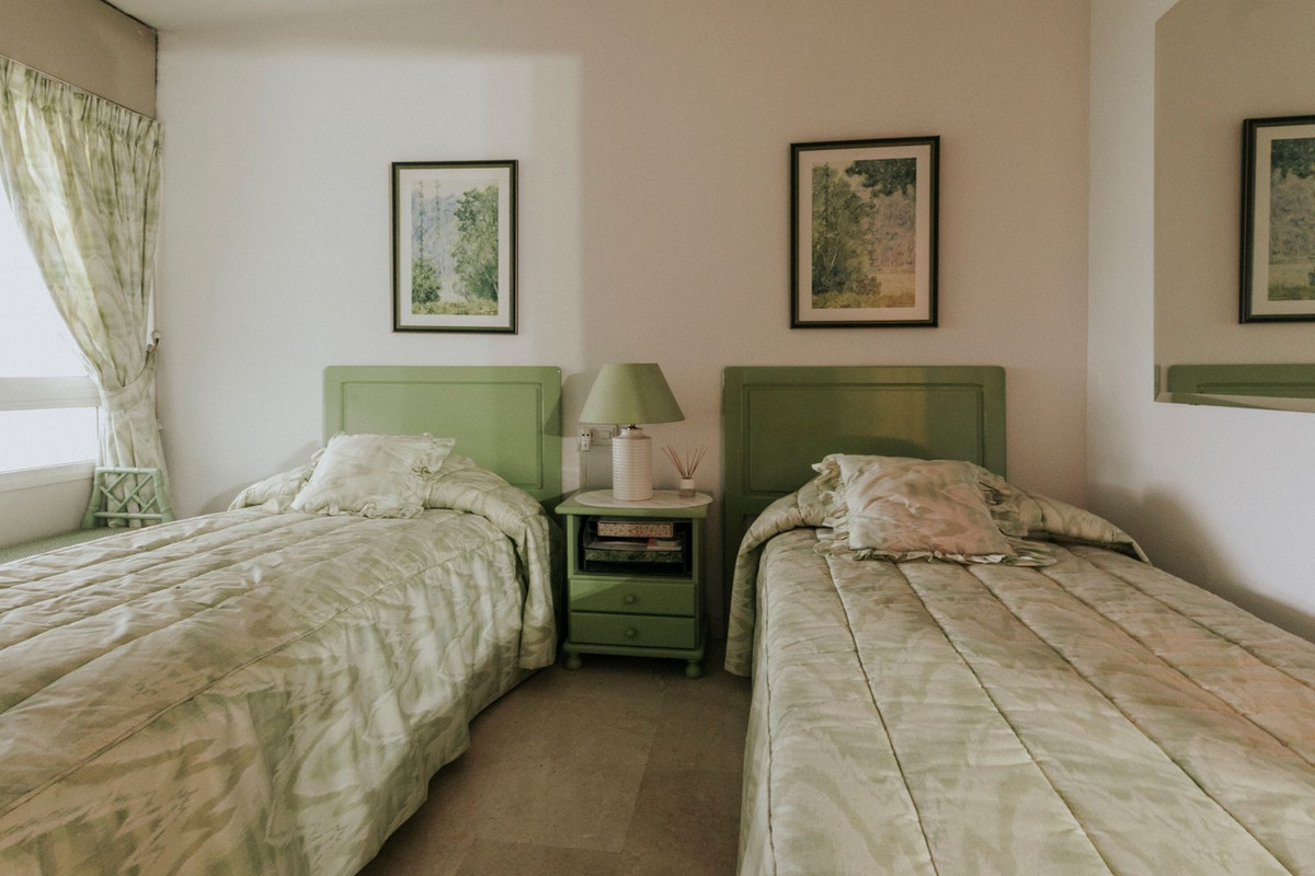 2 Bed Apartment for sale in Estepona Costa Del Sol, Málaga, Spain