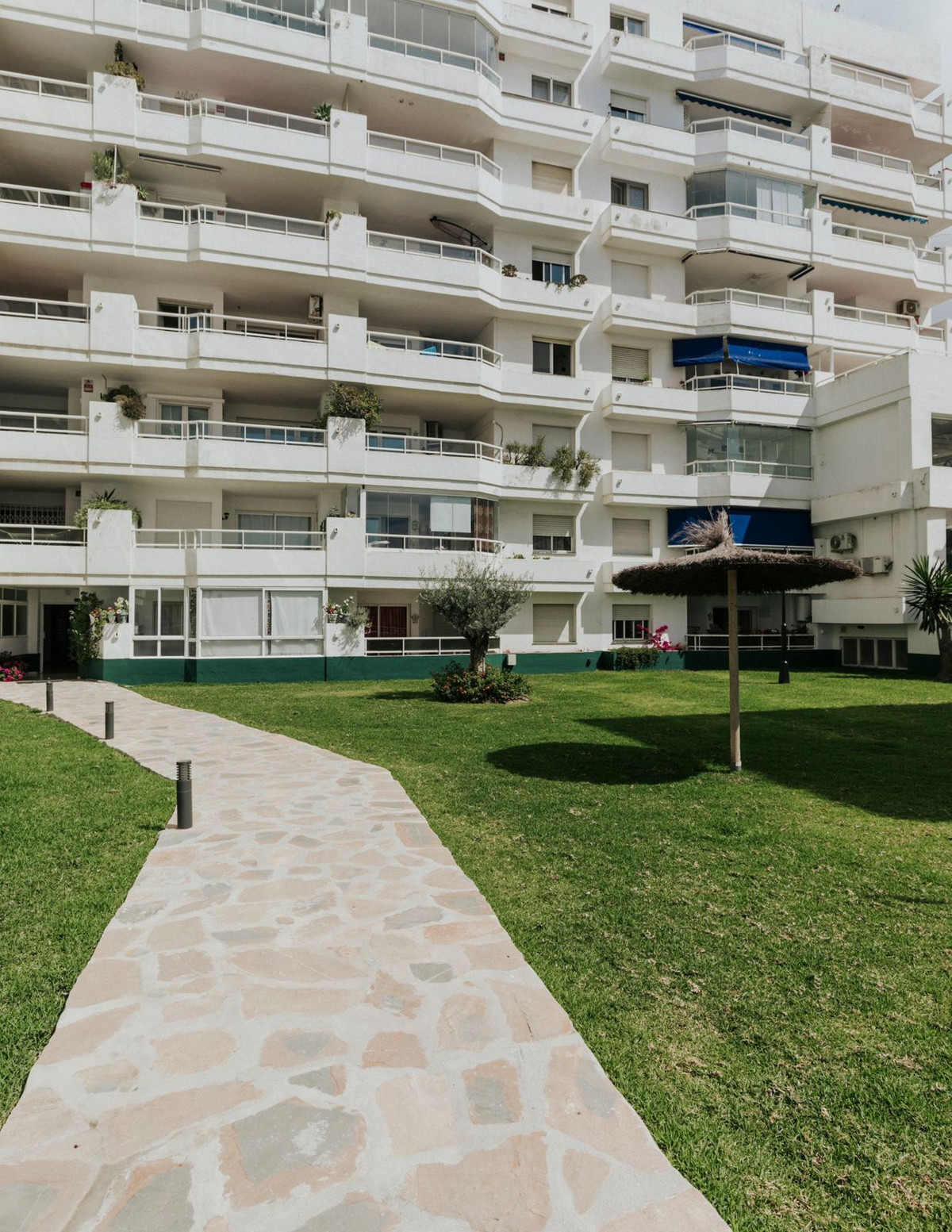 2 Bed Apartment for sale in Estepona Costa Del Sol, Málaga, Spain