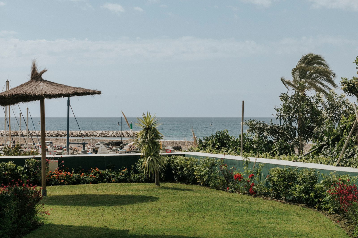 2 Bed Apartment for sale in Estepona Costa Del Sol, Málaga, Spain