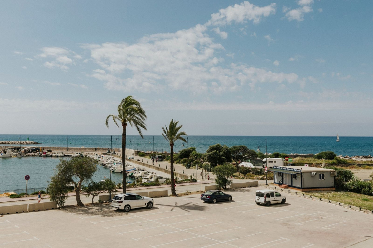 2 Bed Apartment for sale in Estepona Costa Del Sol, Málaga, Spain