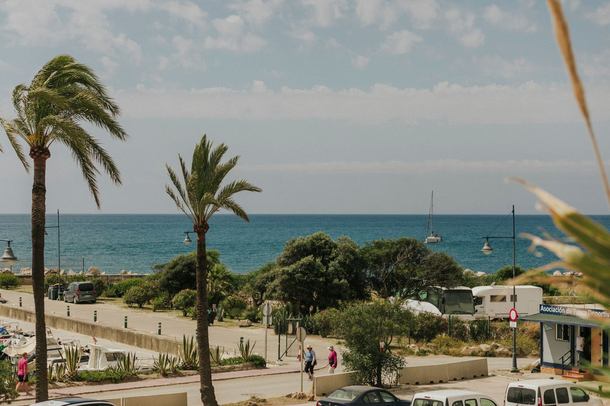 2 Bed Apartment for sale in Estepona Costa Del Sol, Málaga, Spain