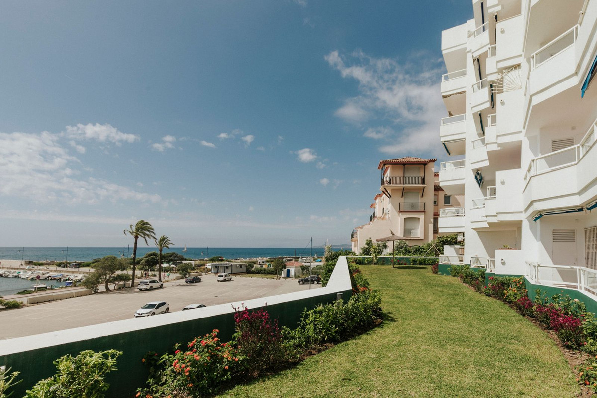 2 Bed Apartment for sale in Estepona Costa Del Sol, Málaga, Spain
