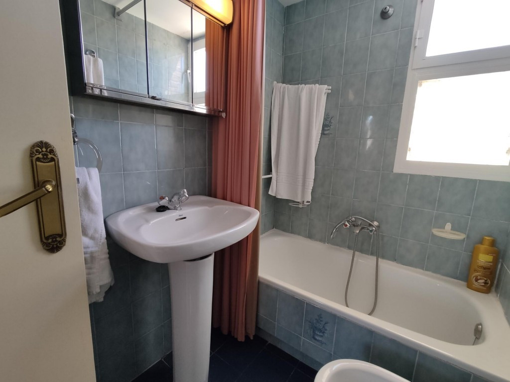 Se vende Apartamento Planta Media de 3 dormitorios en Costa Blanca, Alicante, España