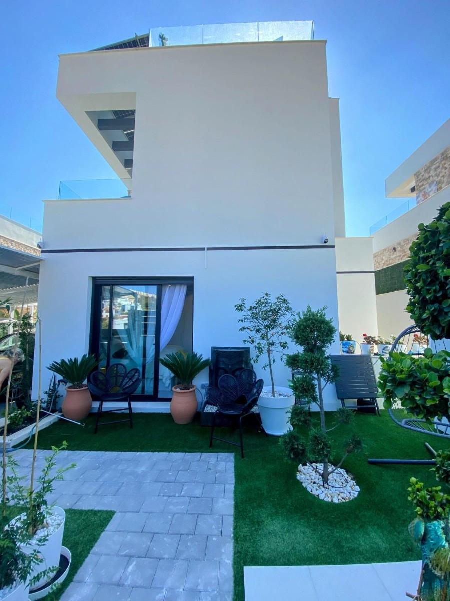 4 Bed Townhouse for sale in Finestrat Costa Blanca, Alicante, Spain