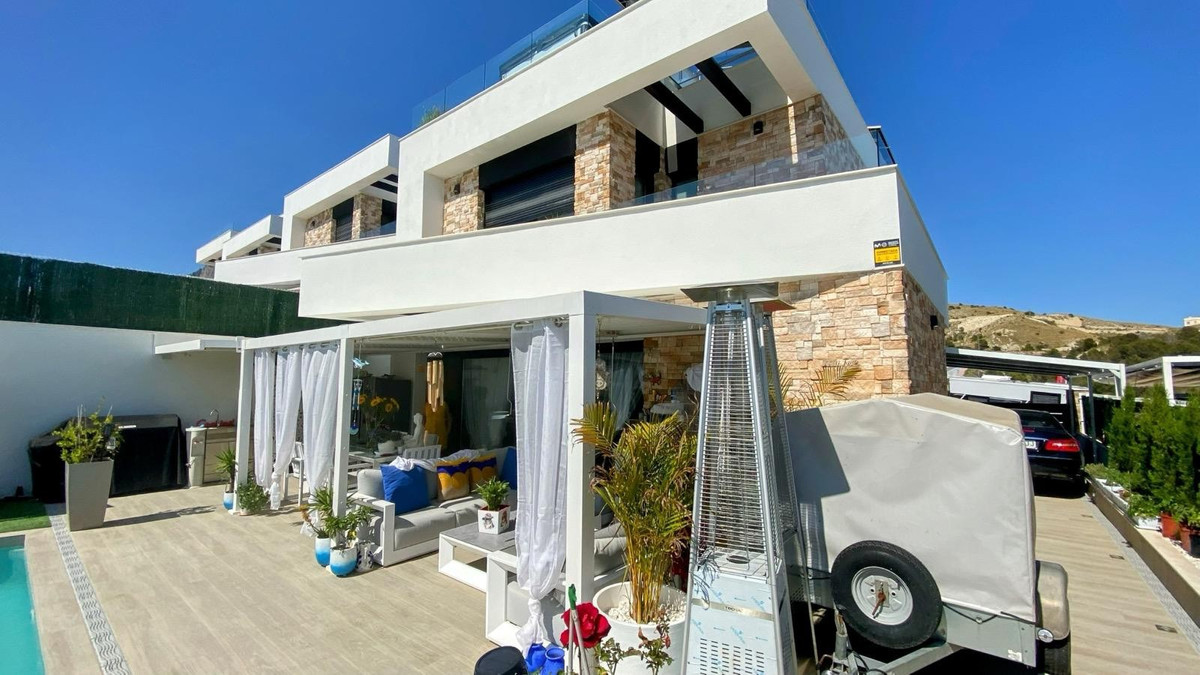 4 Bed Townhouse for sale in Finestrat Costa Blanca, Alicante, Spain