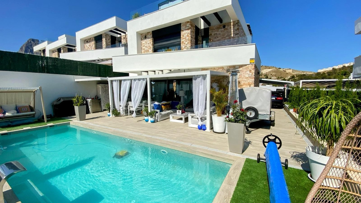 4 Bed Townhouse for sale in Finestrat Costa Blanca, Alicante, Spain