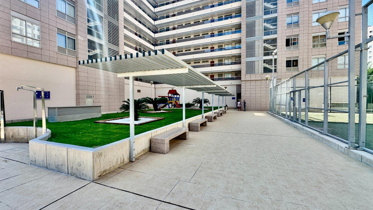 Se vende Apartamento Planta Media de 3 dormitorios en Costa Blanca, Alicante, España