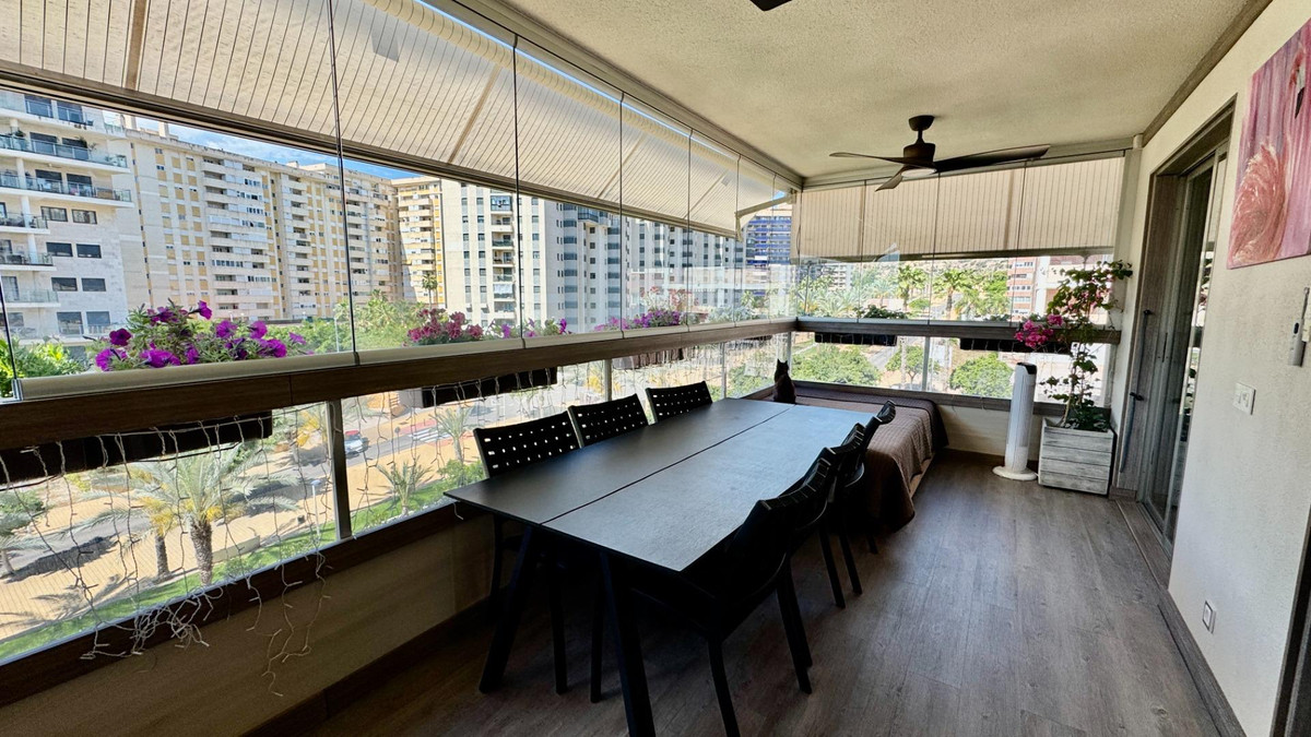 Se vende Apartamento Planta Media de 3 dormitorios en Costa Blanca, Alicante, España