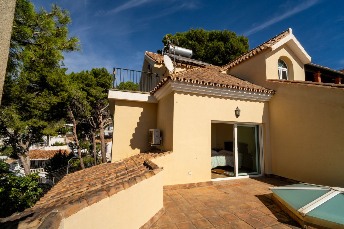 5 Bed Townhouse for sale in Pinares De San Antón Málaga Ciudad, Málaga, Spain