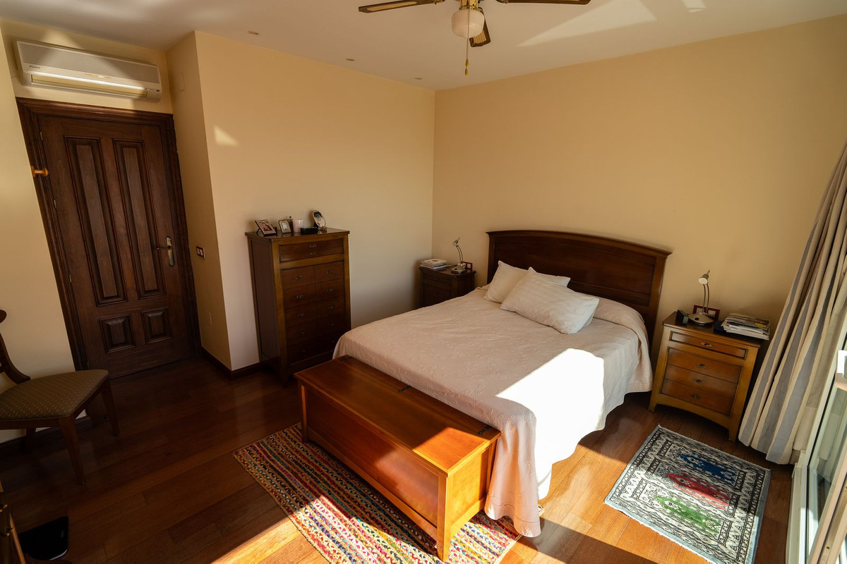 5 Bed Townhouse for sale in Pinares De San Antón Málaga Ciudad, Málaga, Spain