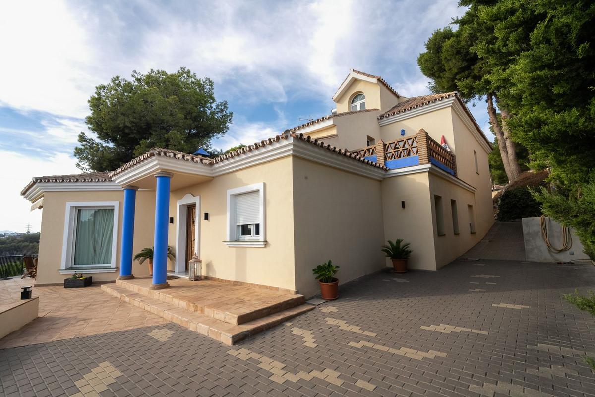 5 Bed Townhouse for sale in Pinares De San Antón Málaga Ciudad, Málaga, Spain