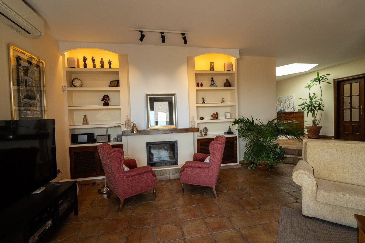 5 Bed Townhouse for sale in Pinares De San Antón Málaga Ciudad, Málaga, Spain